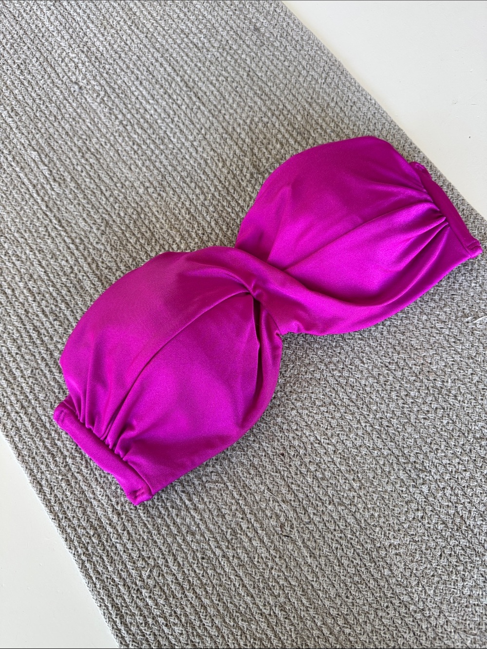 Victoria’s Secret Magenta Fuschia Pink Strapless Bandeau Bikini Top Sz 34D - Picture 3 of 9